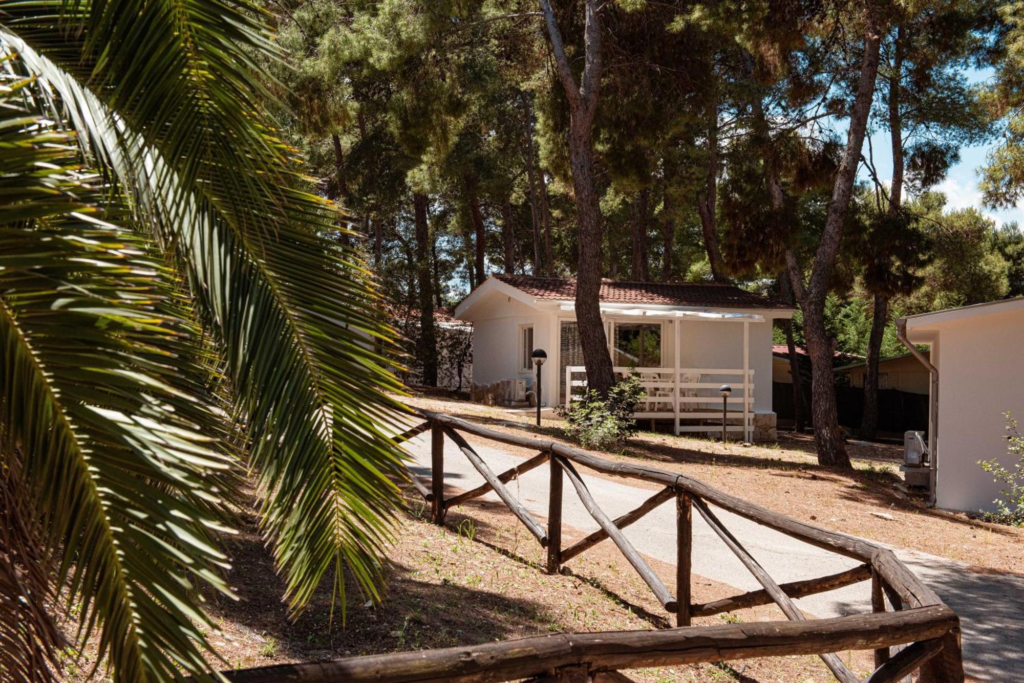 Villaggio Camping Punta Lunga Vieste Exterior foto